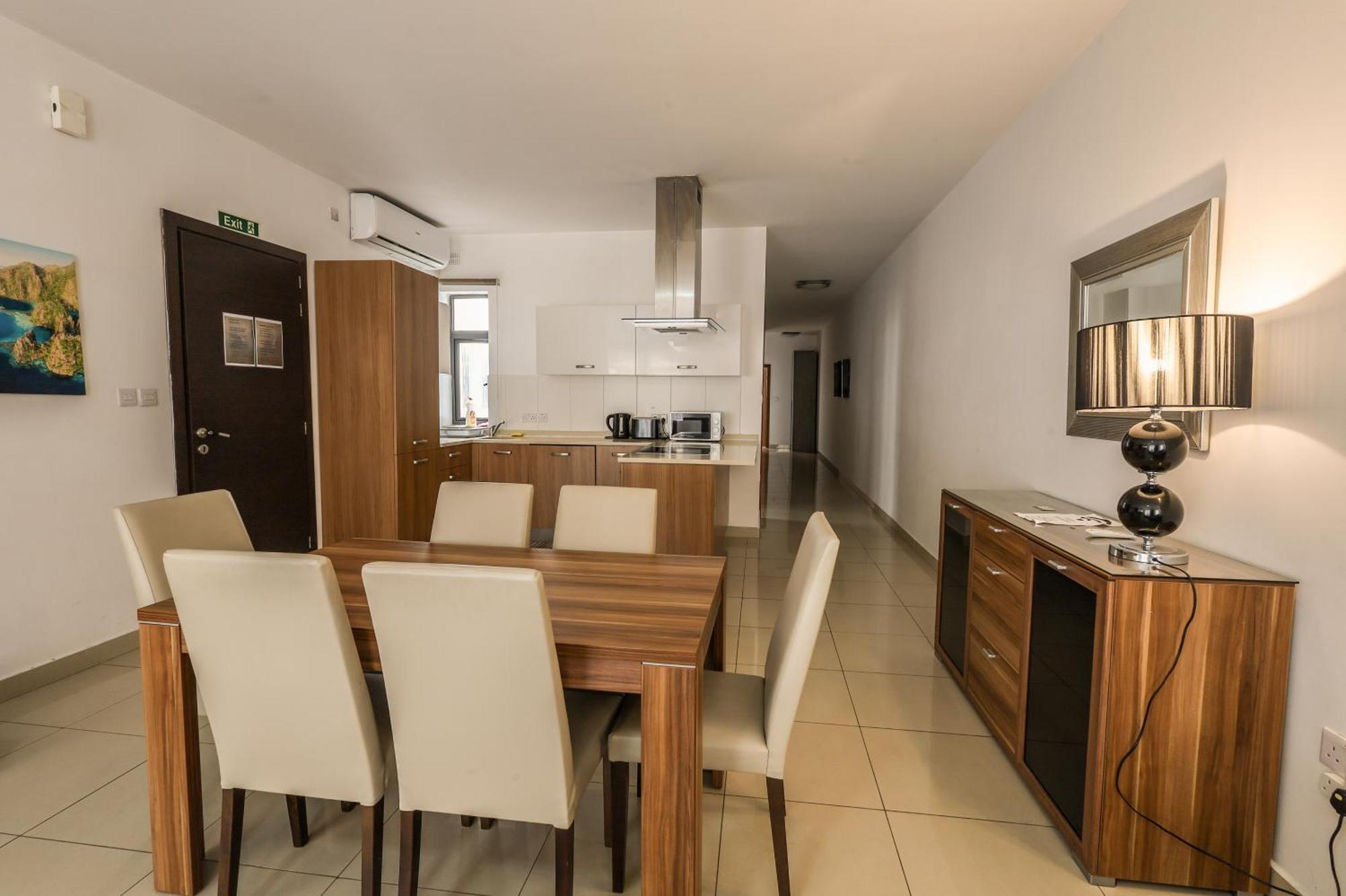 Belmonte Heights Apartment Слима Екстериор снимка